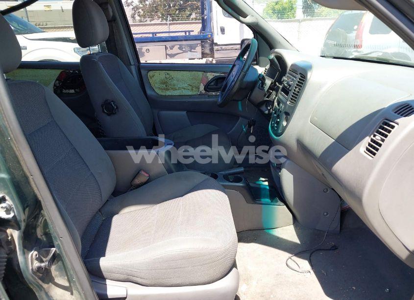 Photo 5 of 2002 Ford Escape XLT (VIN 1FMYU03122KD65598)