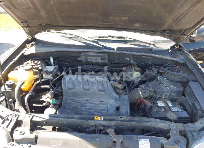 Photo 10 of 2004 Ford Escape XLT (VIN 1FMYU03124KA37410)