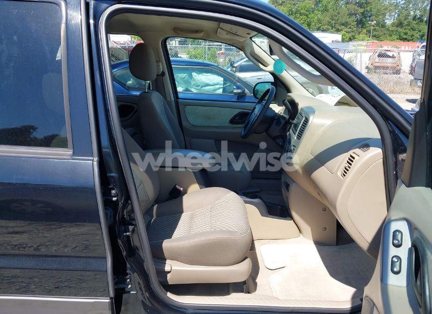 Photo 5 of 2004 Ford Escape XLT (VIN 1FMYU03124KA37410)