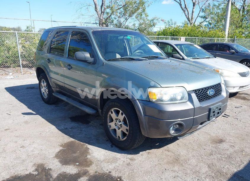 2005 Ford Escape XLT (VIN 1FMYU03125KD12730) main photo
