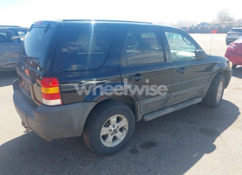 Photo 4 of 2005 Ford Escape XLT (VIN 1FMYU03125KD86469)
