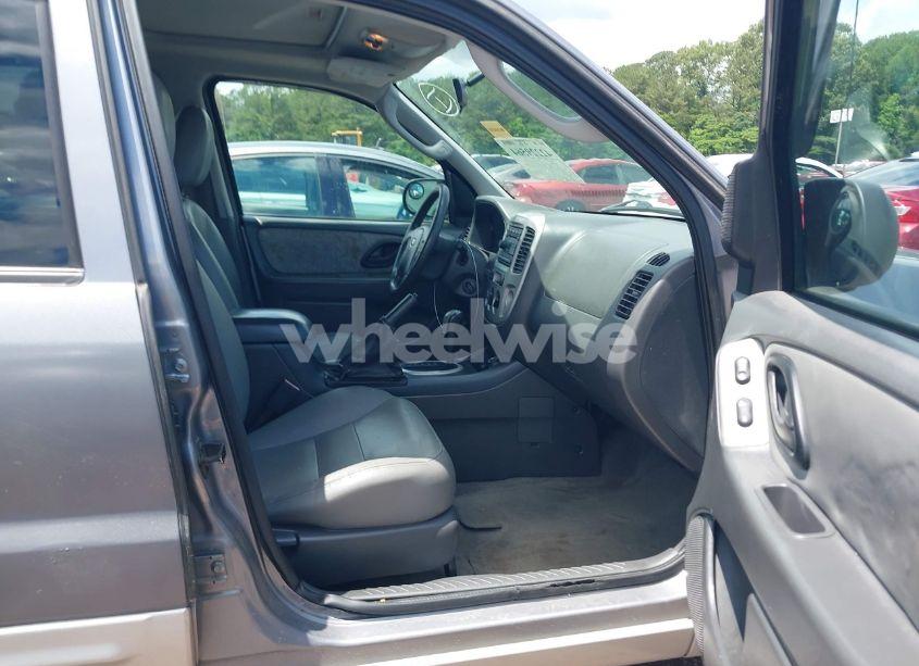 Photo 5 of 2007 Ford Escape XLT/XLT SPORT (VIN 1FMYU03127KA62456)