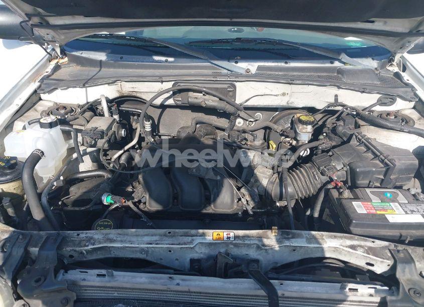 Photo 10 of 2002 Ford Escape XLT (VIN 1FMYU03132KD02414)