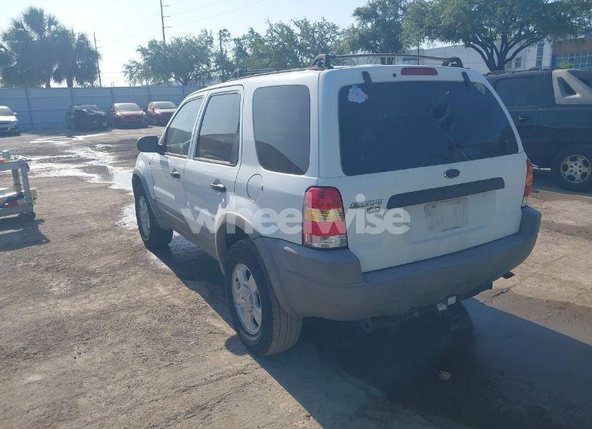 Photo 3 of 2002 Ford Escape XLT (VIN 1FMYU03132KD02414)