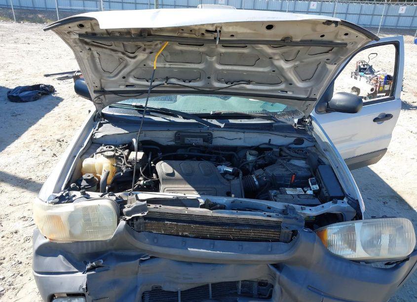 Photo 10 of 2002 Ford Escape XLT (VIN 1FMYU03132KD81096)