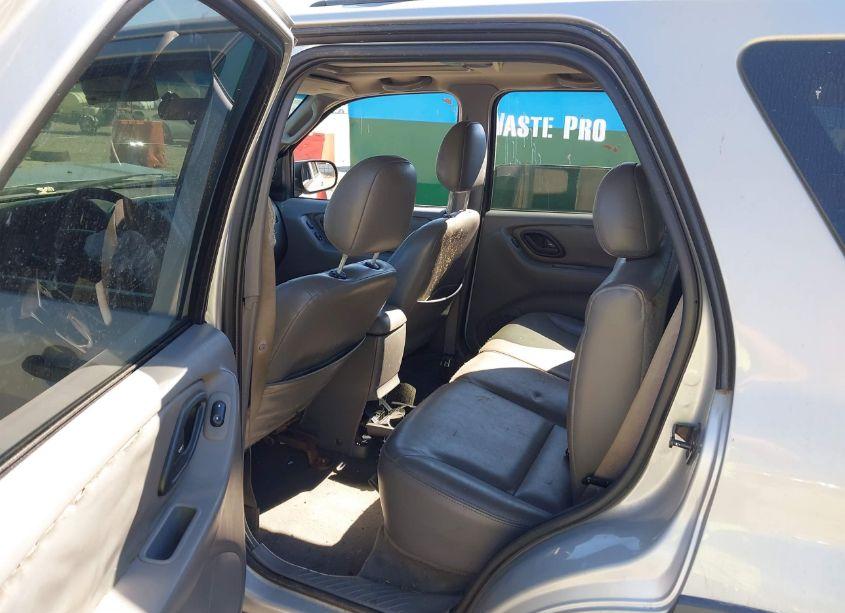 Photo 8 of 2002 Ford Escape XLT (VIN 1FMYU03132KD81096)