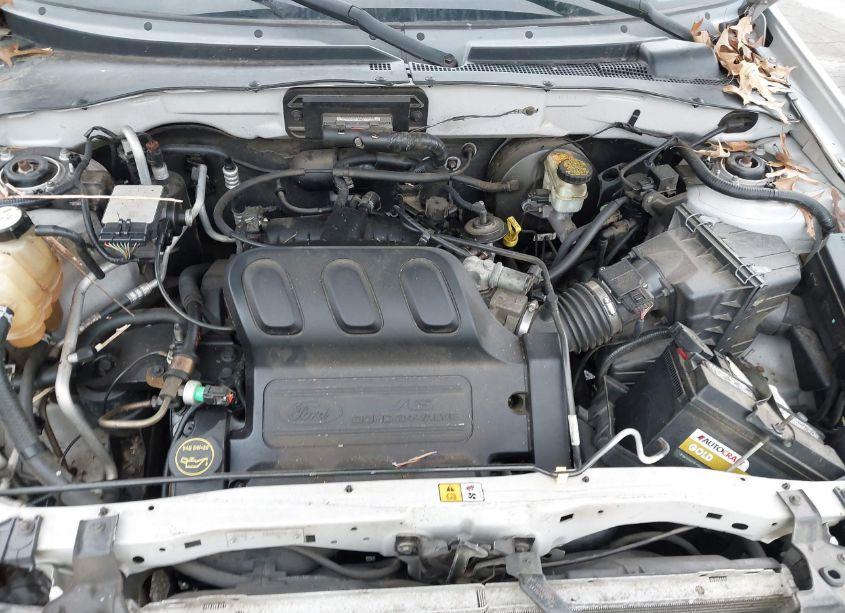 Photo 10 of 2004 Ford Escape XLT (VIN 1FMYU03134KB49861)