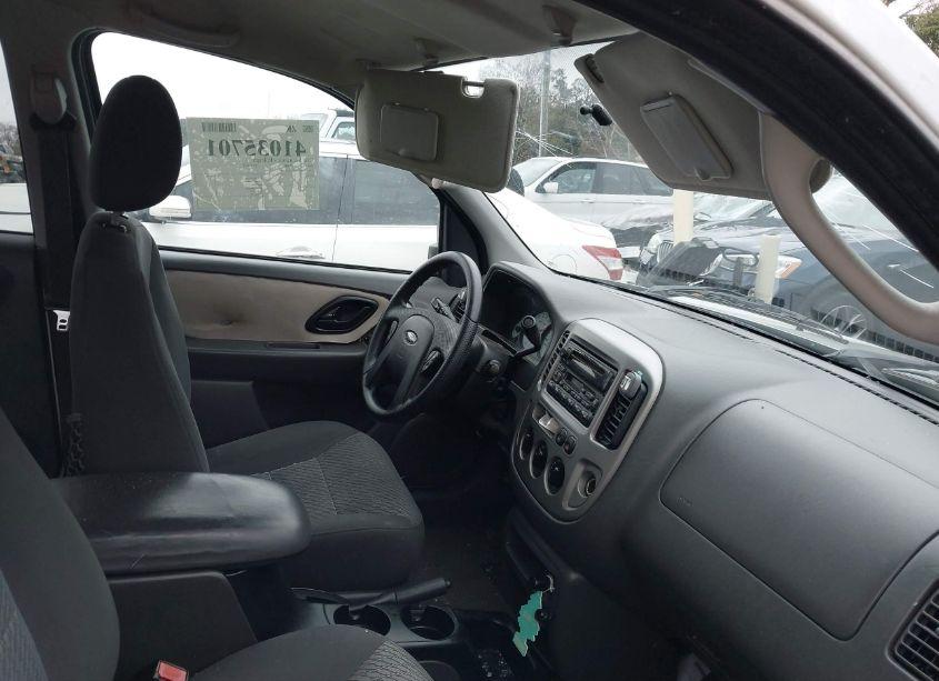 Photo 5 of 2004 Ford Escape XLT (VIN 1FMYU03134KB49861)