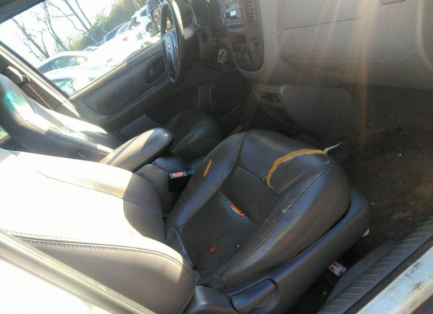 Photo 5 of 2001 Ford Escape XLT (VIN 1FMYU03141KB25192)