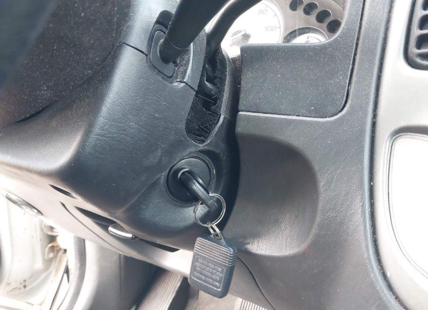 Photo 11 of 2004 Ford Escape XLT (VIN 1FMYU03144KB10213)