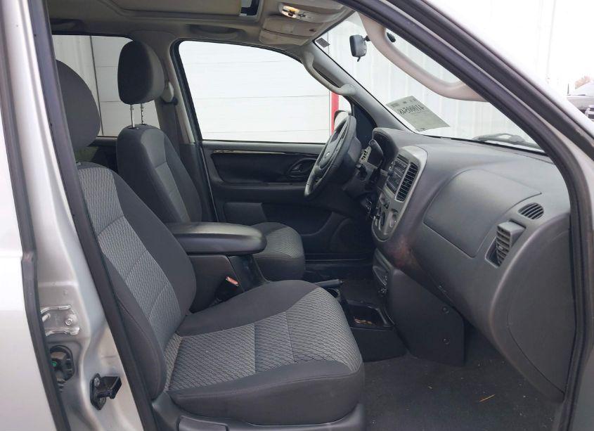 Photo 5 of 2004 Ford Escape XLT (VIN 1FMYU03144KB10213)