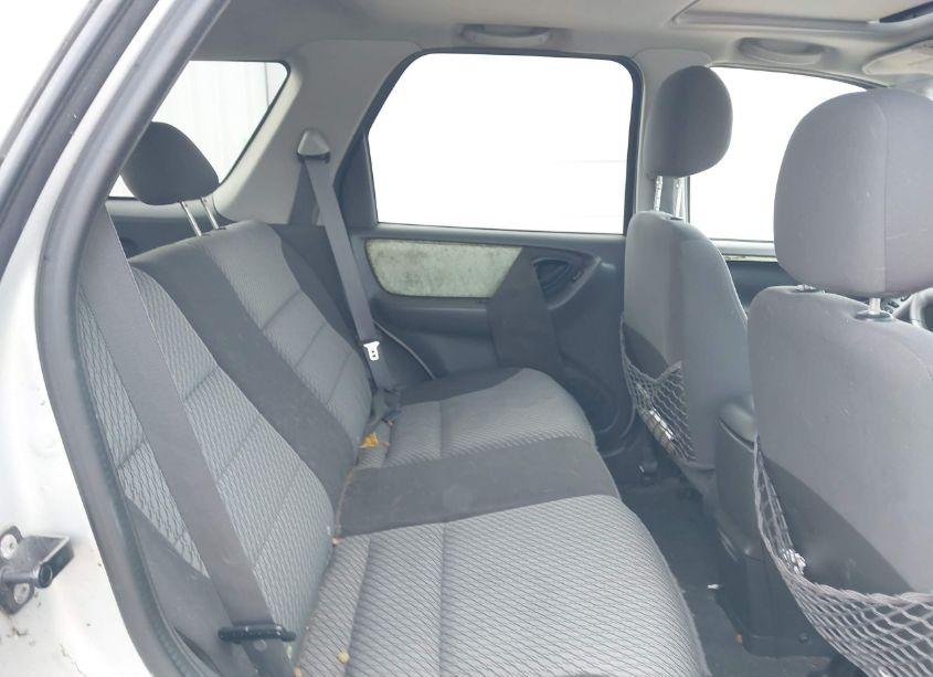 Photo 8 of 2004 Ford Escape XLT (VIN 1FMYU03144KB10213)