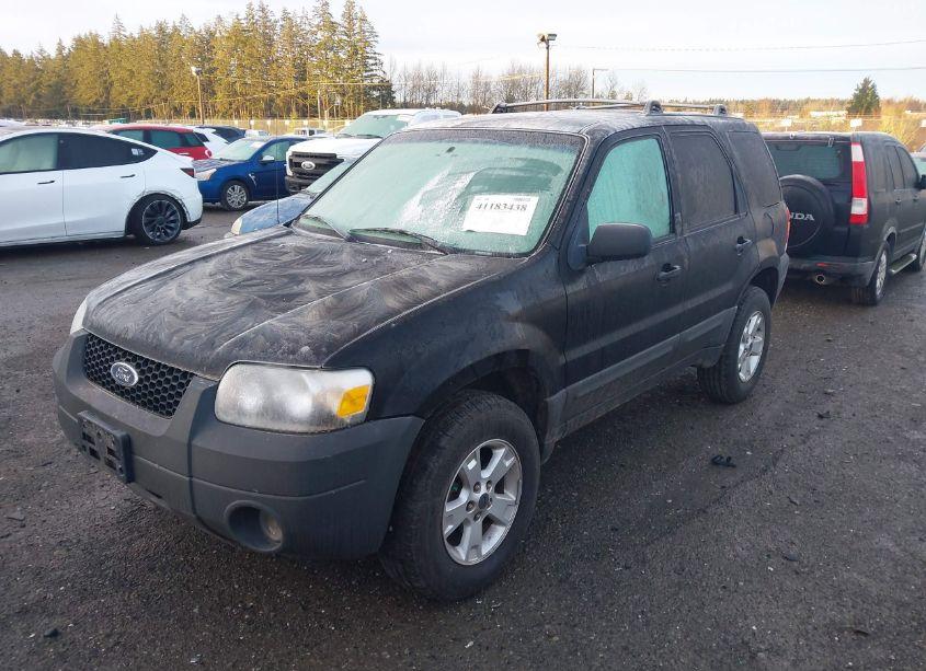 Photo 2 of 2005 Ford Escape XLT (VIN 1FMYU03145KC21958)