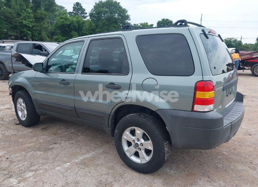 Photo 3 of 2006 Ford Escape (VIN 1FMYU03146KD35945)