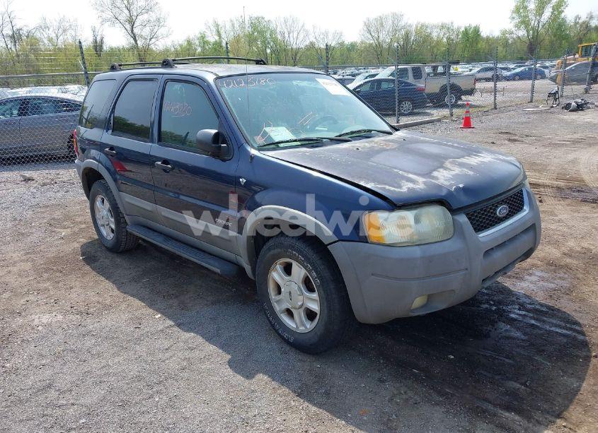 2002 Ford Escape XLT (VIN 1FMYU03152KC17963) main photo