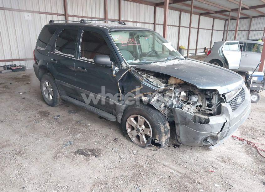 2005 Ford Escape XLT (VIN 1FMYU03155KB62032) main photo