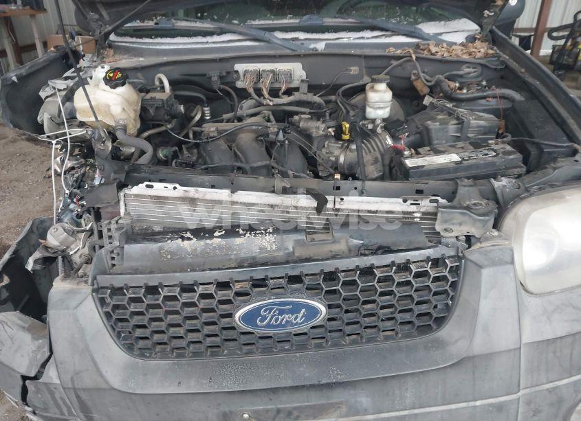 Photo 10 of 2005 Ford Escape XLT (VIN 1FMYU03155KB62032)