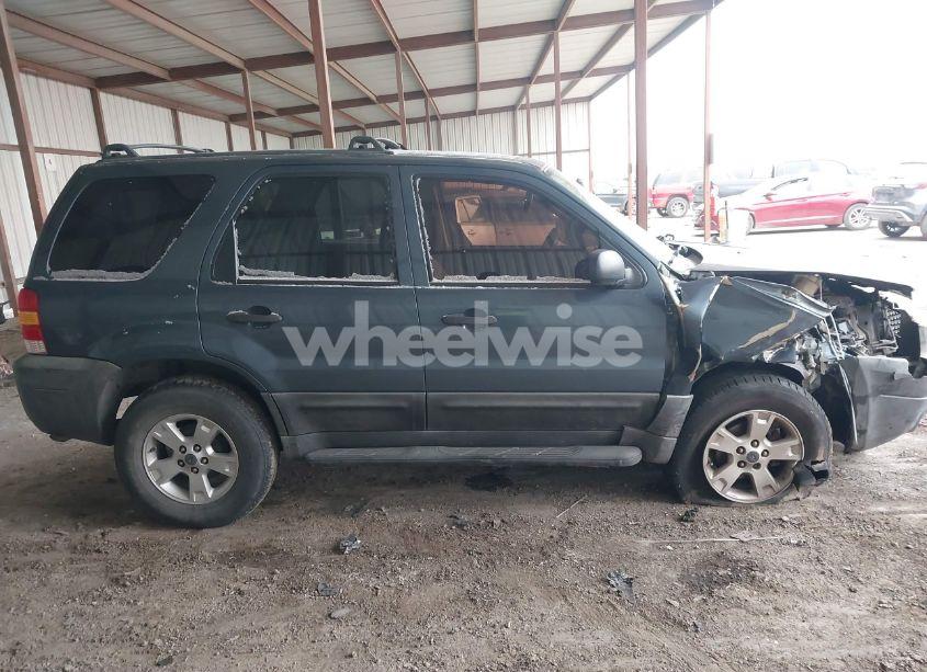 Photo 13 of 2005 Ford Escape XLT (VIN 1FMYU03155KB62032)