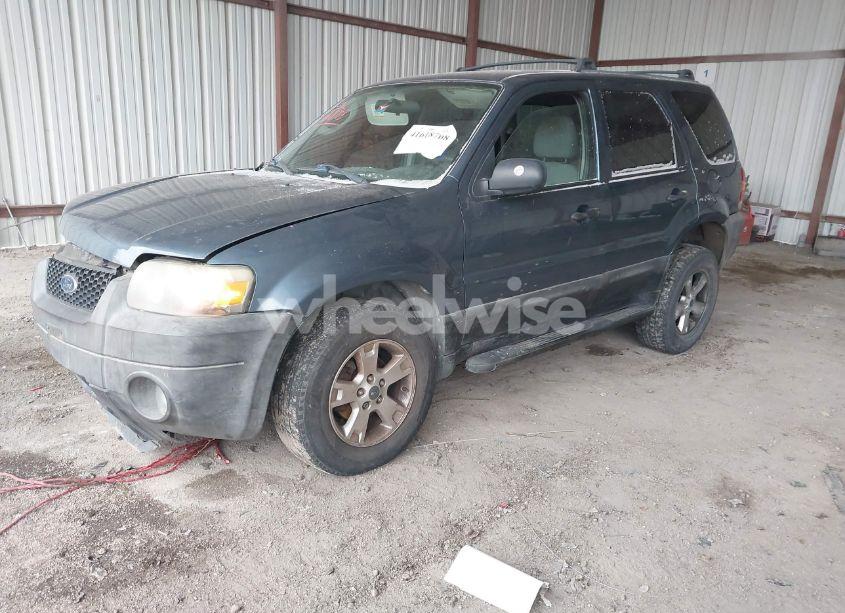 Photo 2 of 2005 Ford Escape XLT (VIN 1FMYU03155KB62032)