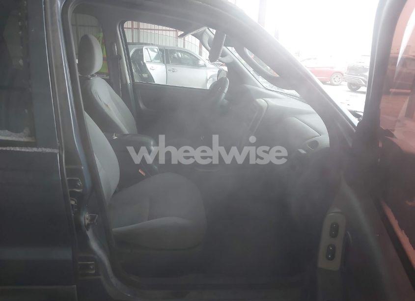 Photo 5 of 2005 Ford Escape XLT (VIN 1FMYU03155KB62032)