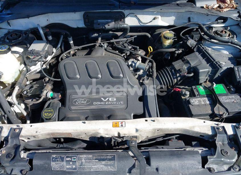 Photo 10 of 2001 Ford Escape XLT (VIN 1FMYU03161KE81675)