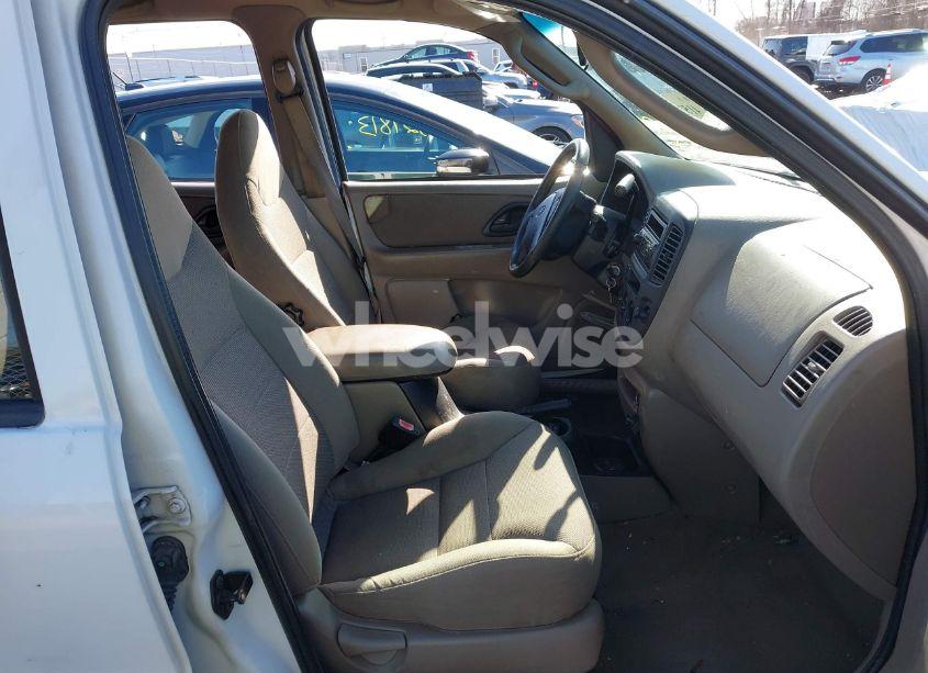 Photo 5 of 2001 Ford Escape XLT (VIN 1FMYU03161KE81675)