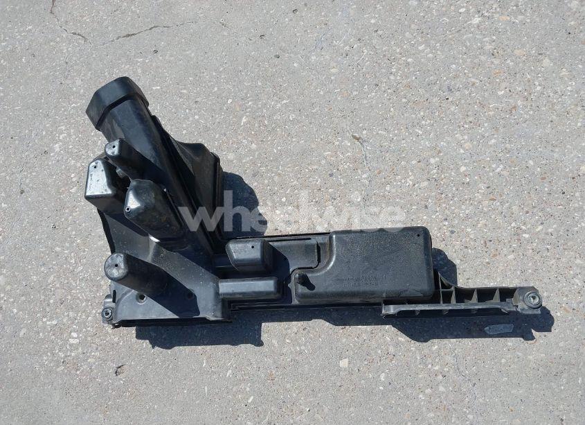 Photo 12 of 2003 Ford Escape XLT (VIN 1FMYU03163KE04145)