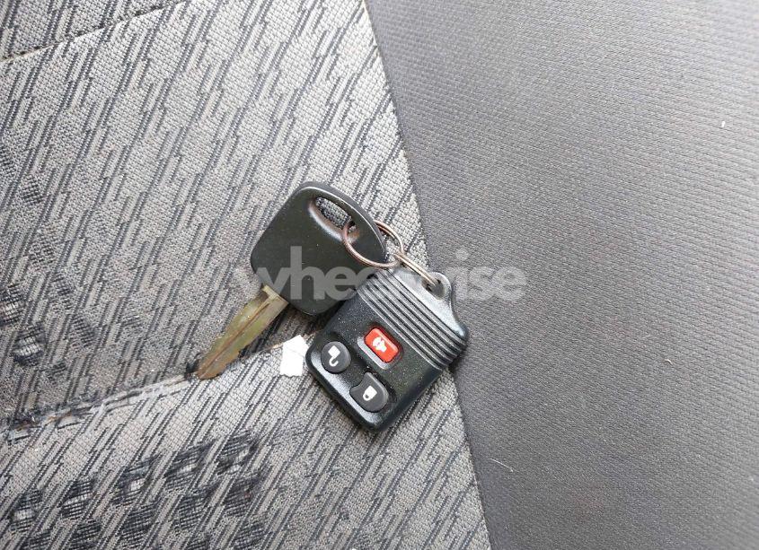 Photo 11 of 2004 Ford Escape XLT (VIN 1FMYU03164KA30296)