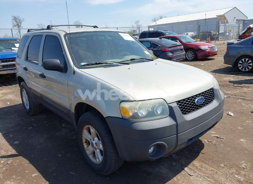 2005 Ford Escape XLT (VIN 1FMYU03165DA22236) main photo