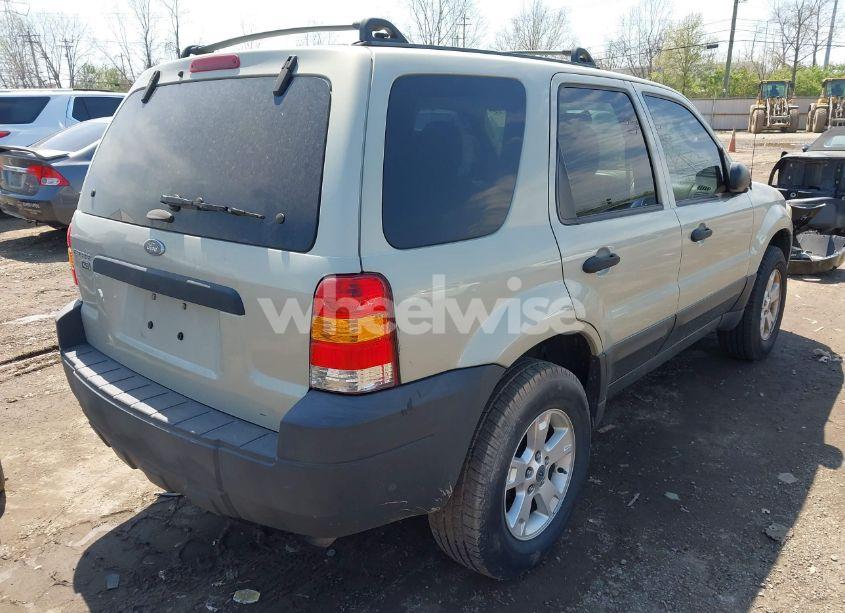 Photo 4 of 2005 Ford Escape XLT (VIN 1FMYU03165DA22236)