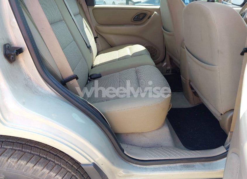 Photo 8 of 2005 Ford Escape XLT (VIN 1FMYU03165DA22236)