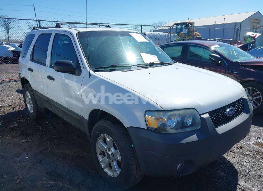 2005 Ford Escape XLT (VIN 1FMYU03165DA22382) main photo