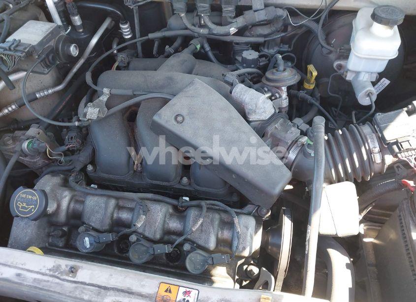 Photo 10 of 2005 Ford Escape XLT (VIN 1FMYU03165DA22382)
