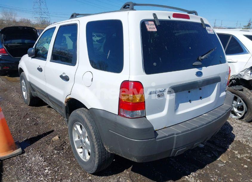 Photo 3 of 2005 Ford Escape XLT (VIN 1FMYU03165DA22382)
