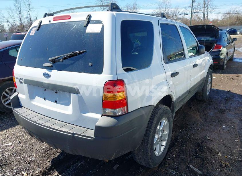 Photo 4 of 2005 Ford Escape XLT (VIN 1FMYU03165DA22382)