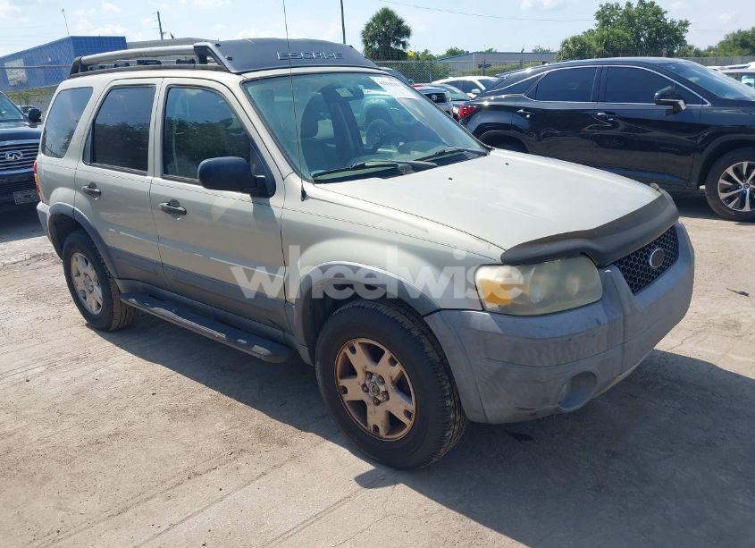 2005 Ford Escape XLT (VIN 1FMYU03165KA39937) main photo