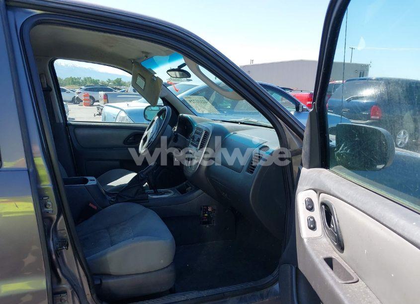 Photo 5 of 2006 Ford Escape XLT/XLT SPORT (VIN 1FMYU03166KA72695)