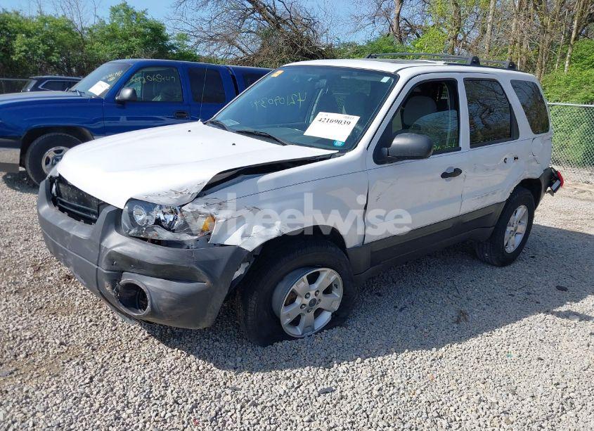 Photo 2 of 2006 Ford Escape XLT/XLT SPORT (VIN 1FMYU03166KB00592)