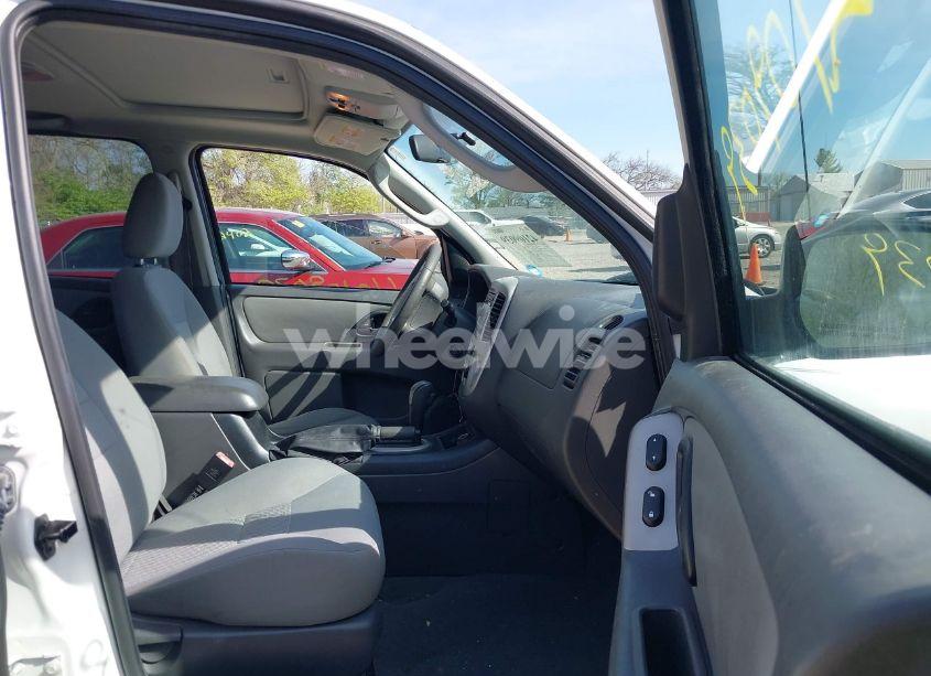 Photo 5 of 2006 Ford Escape XLT/XLT SPORT (VIN 1FMYU03166KB00592)