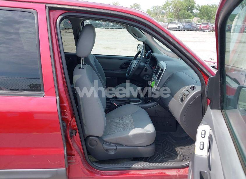 Photo 5 of 2007 Ford Escape XLT/XLT SPORT (VIN 1FMYU03167KB87797)