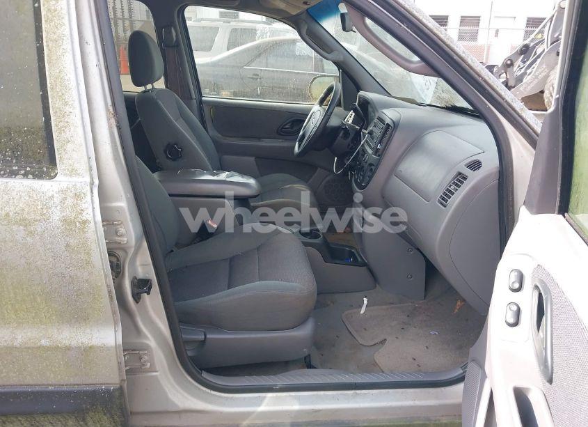 Photo 5 of 2002 Ford Escape XLT (VIN 1FMYU03172KD11228)