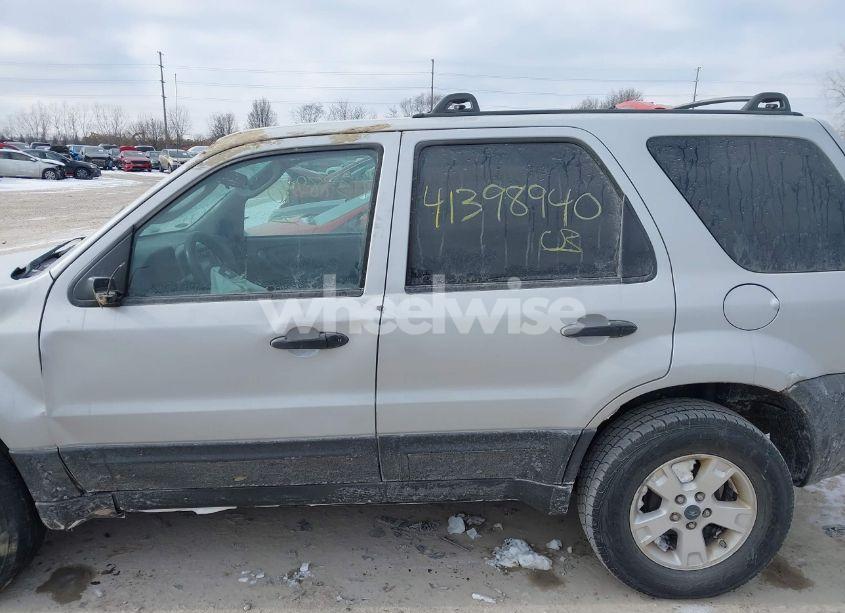 Photo 14 of 2005 Ford Escape XLT (VIN 1FMYU03175DA18020)