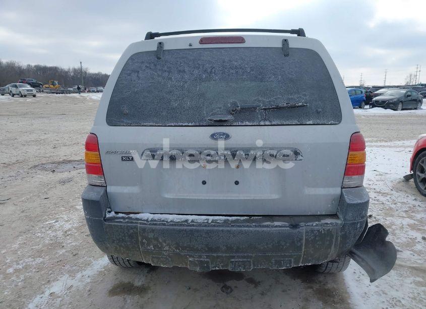 Photo 16 of 2005 Ford Escape XLT (VIN 1FMYU03175DA18020)