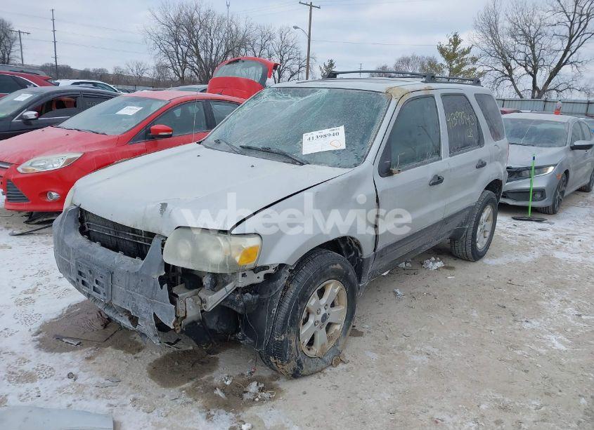 Photo 2 of 2005 Ford Escape XLT (VIN 1FMYU03175DA18020)