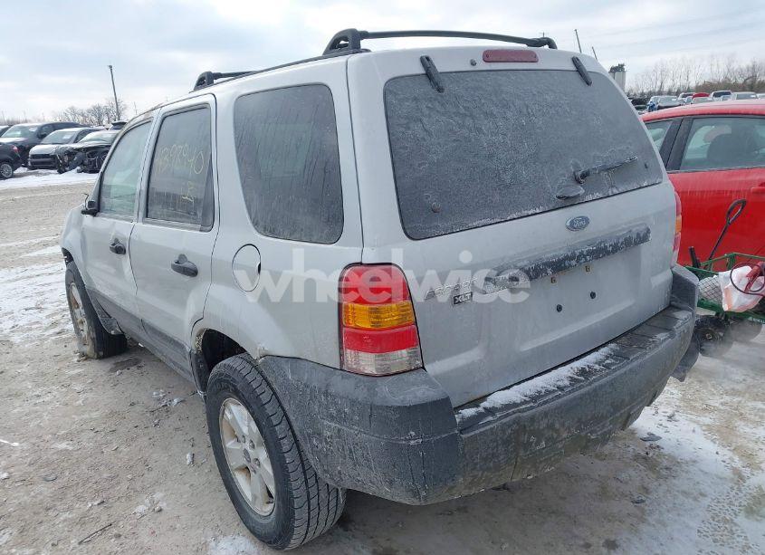 Photo 3 of 2005 Ford Escape XLT (VIN 1FMYU03175DA18020)