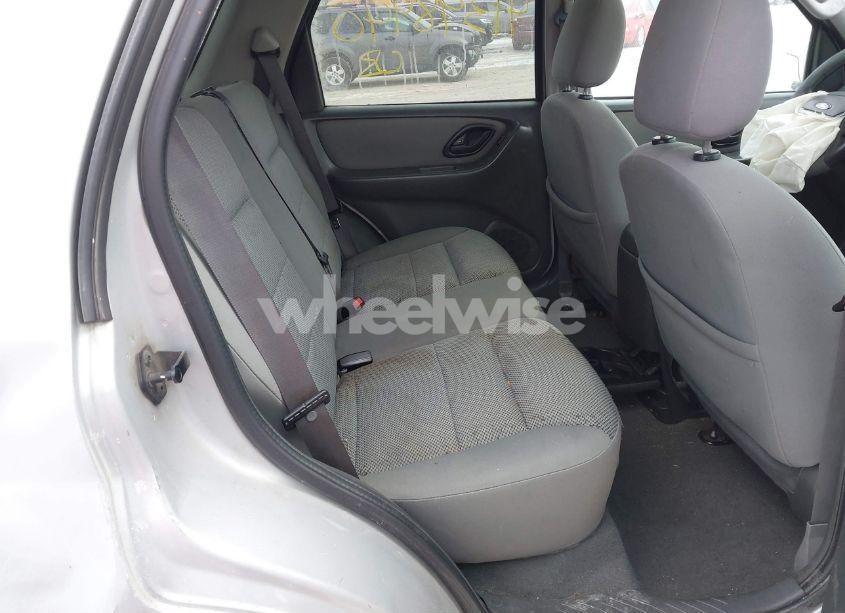 Photo 8 of 2005 Ford Escape XLT (VIN 1FMYU03175DA18020)