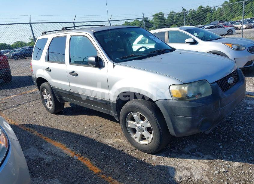 2005 Ford Escape XLT (VIN 1FMYU03175DA18437) main photo