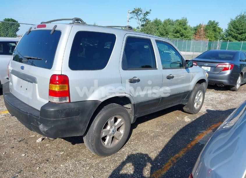 Photo 4 of 2005 Ford Escape XLT (VIN 1FMYU03175DA18437)