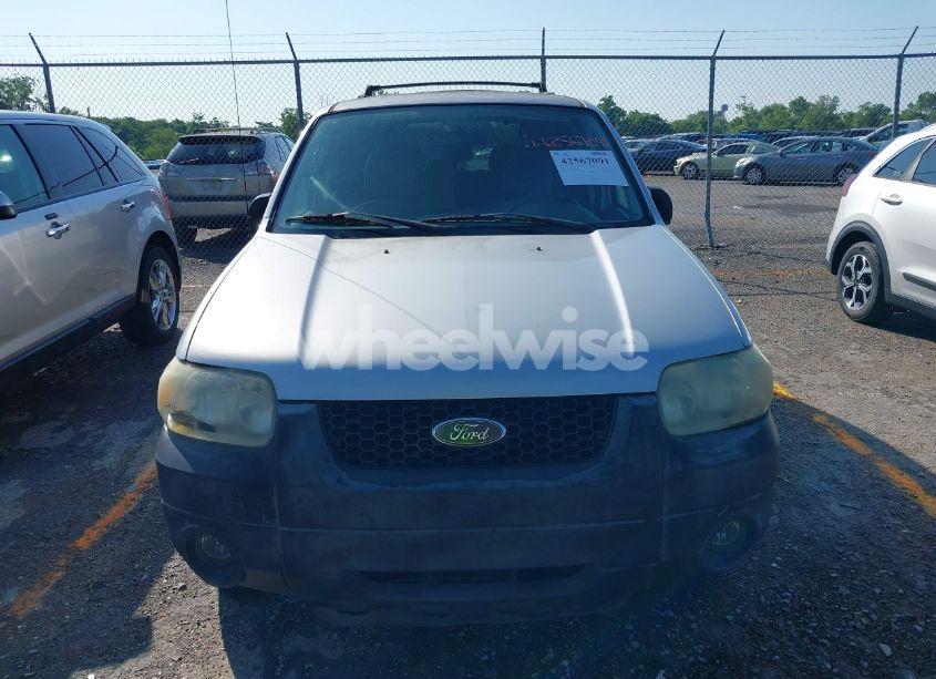 Photo 6 of 2005 Ford Escape XLT (VIN 1FMYU03175DA18437)