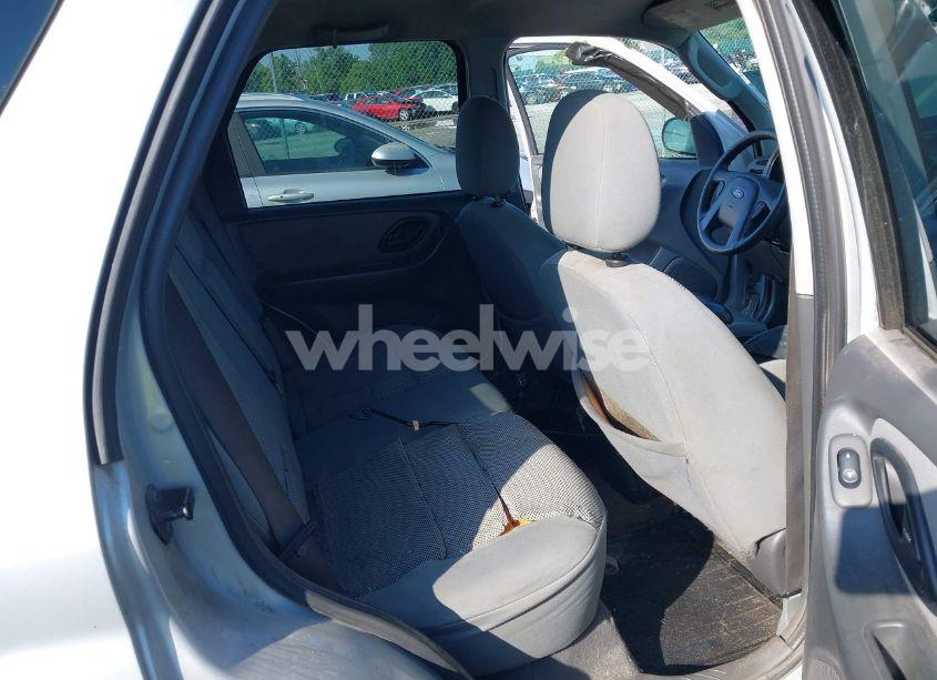 Photo 8 of 2005 Ford Escape XLT (VIN 1FMYU03175DA18437)